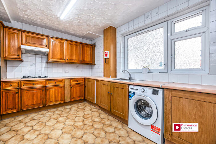 4 Bedroom Maisonette To Rent In Solebay Street, London, E1