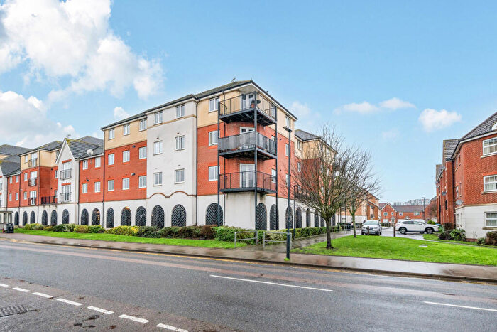 2 Bedroom Apartment For Sale In Pettacre Close, London, SE28