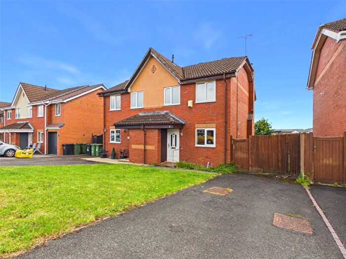 3 Bedroom Semi-Detached House For Sale In Ploughmans Close, Worcester, Worcestershire, WR4