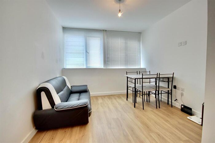 1 Bedroom Flat To Rent In Enterprise House, Isambard Brunel Road, Portsmouth, PO1