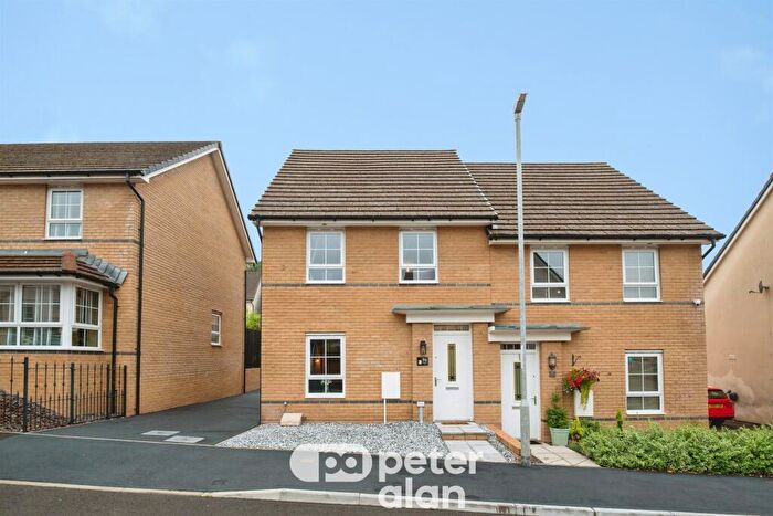 3 Bedroom Semi-Detached House For Sale In John Jobbins Way, Penygarn, Pontypool, NP4