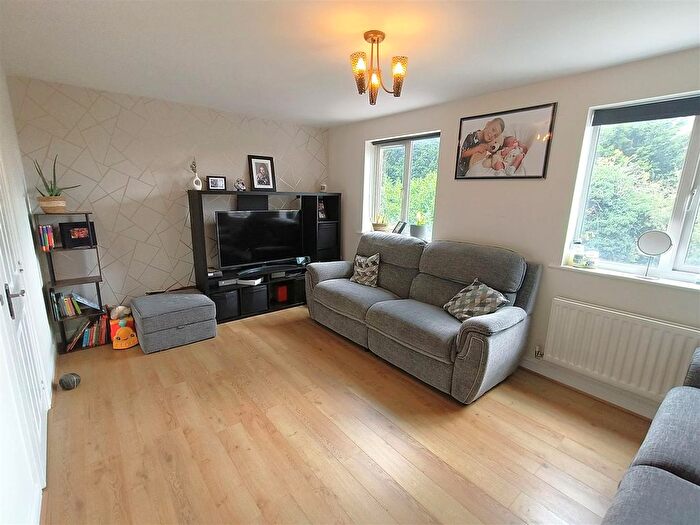 3 Bedroom Town House For Sale In Bickon Drive, Brierley Hill, DY5