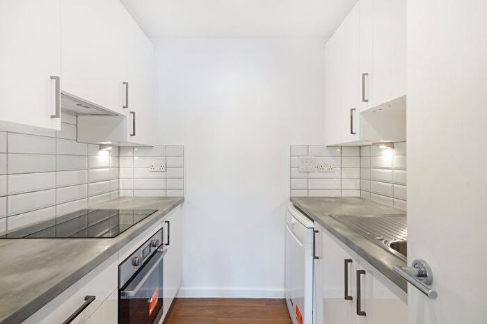 2 Bedroom Flat To Rent In Albert Road, London, E16