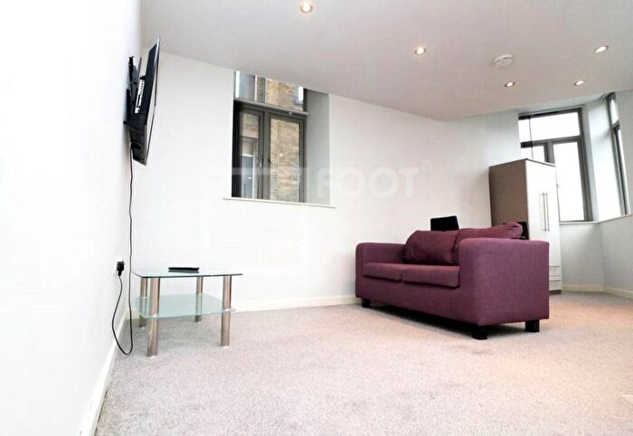 1 Bedroom Apartment To Rent In Grattan House, , Rent Incentives Available, BD1