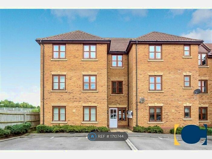 2 Bedroom Flat To Rent In West Croft, Milton Keynes, MK4