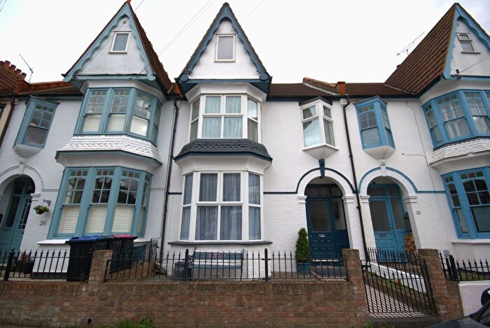 4 Bedroom Terraced House To Rent In Leigh Hall Road, Leigh-On-Sea, SS9