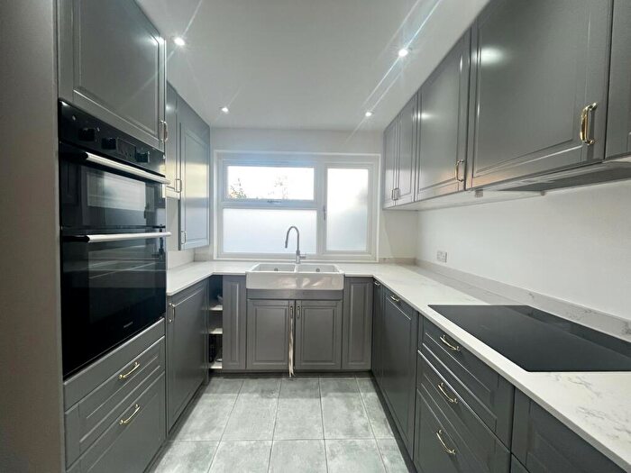 3 Bedroom Maisonette To Rent In Buckingham Road, E15