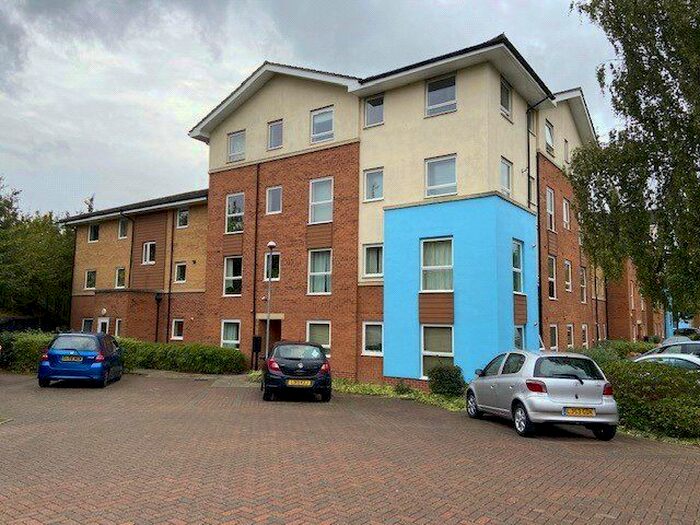 2 Bedroom Flat To Rent In Admirality Close, West Drayton, Middlesex, UB7