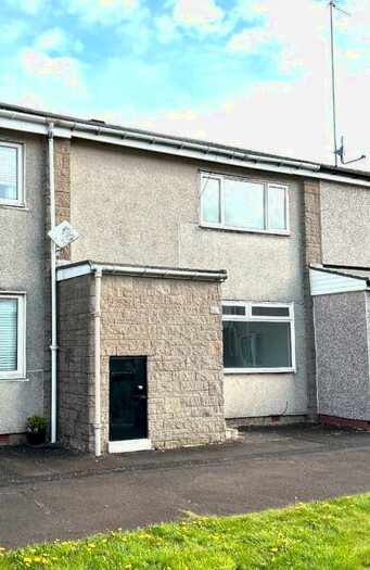 2 Bedroom Semi-Detached House To Rent In Cleeves Road, G53