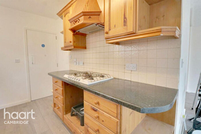 4 Bedroom Semi-Detached House To Rent In Kings Hedges Road, Cambridge, CB4