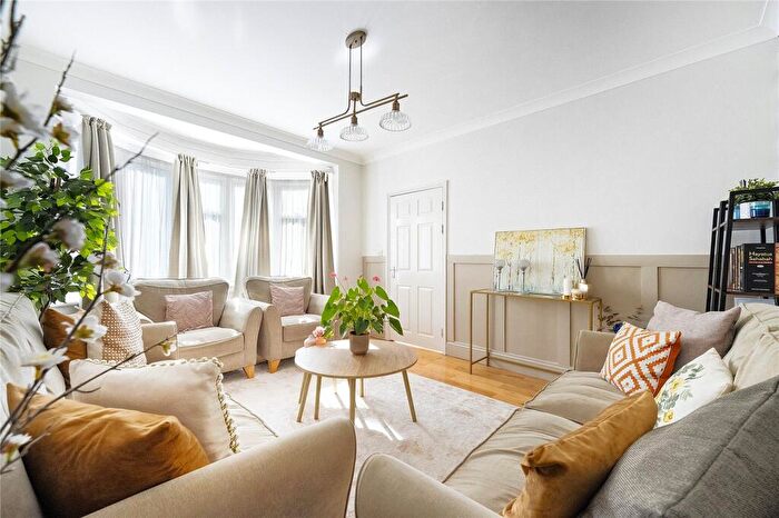 5 Bedroom Terraced House For Sale In Hillside Gardens, Walthamstow, London, E17