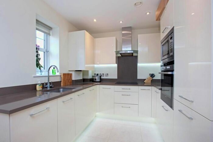 1 Bedroom Flat To Rent In Imperial Road, Windsor, SL4