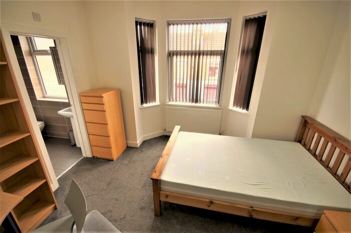 5 Bedroom End Of Terrace House To Rent In Terry Road, Coventry CV1