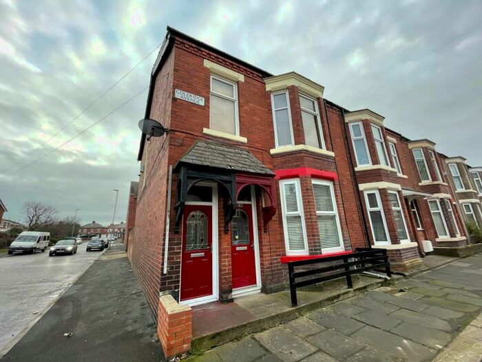 2 Bedroom Flat To Rent In Coleridge Avenue, Westoe, South Shields, Tyne And Wear, NE33