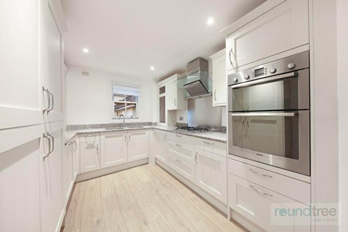 2 Bedroom Flat For Sale In Hampshire Court, Brent Street, Hendon, NW4