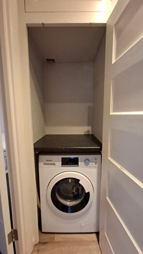 2 Bedroom Flat To Rent In Danes Gate, Harrow, HA1