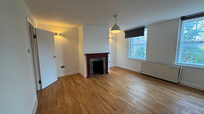 2 Bedroom Flat To Rent In London Road, Isleworth, TW7