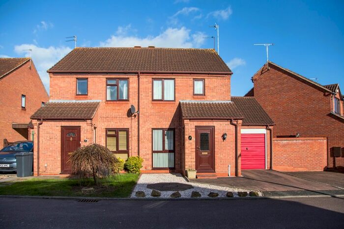 2 Bedroom Semi-Detached House To Rent In St. Wulstan Way, Southam, CV47