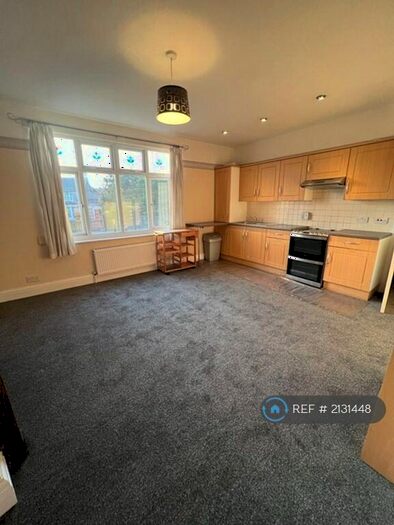 2 Bedroom Flat To Rent In Peverell Park Road, Plymouth, PL3