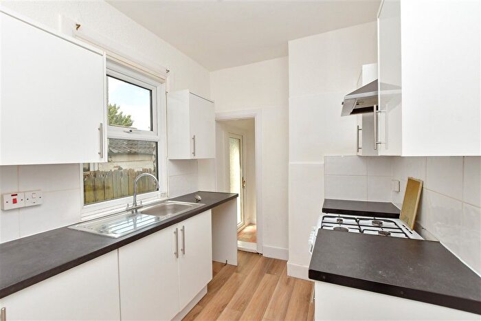 3 Bedroom Terraced House For Sale In Charter Street, Gillingham, Kent, ME7