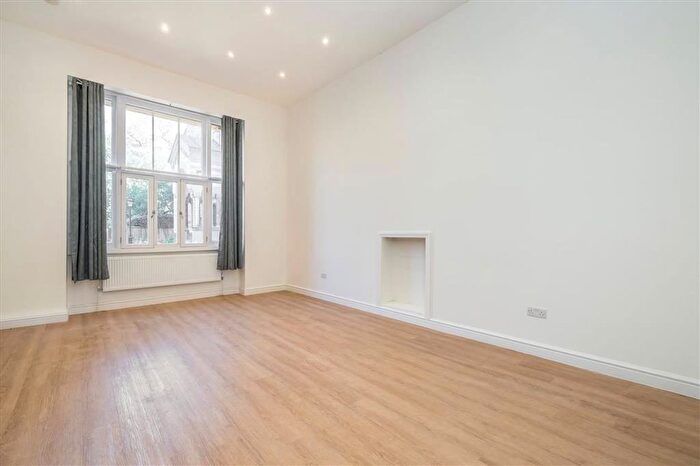 2 Bedroom Flat To Rent In Ennismore Gardens, South Kensington, SW7
