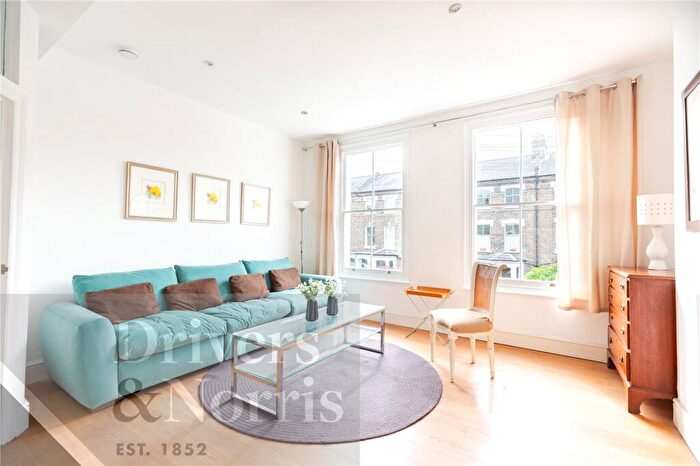 2 Bedroom Apartment To Rent In Roden Street, Islington, London, N7
