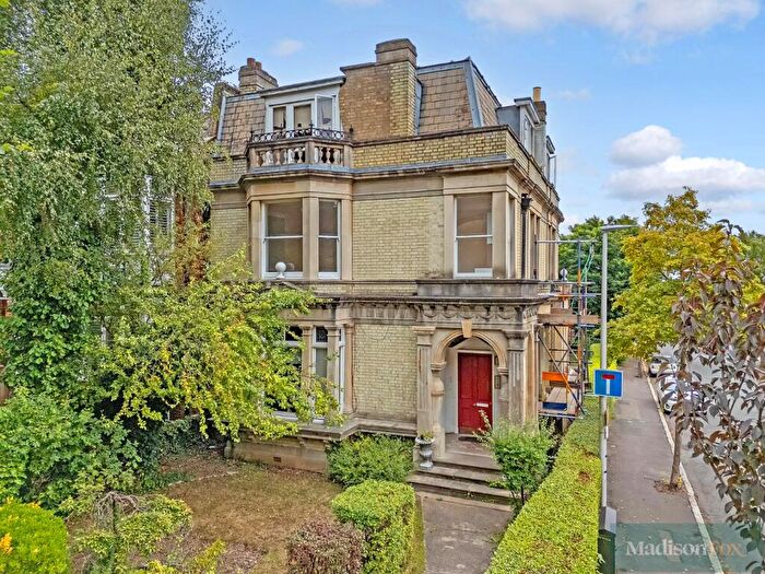 3 Bedroom Apartment For Sale In Broomhill Road, Woodford Green, IG8