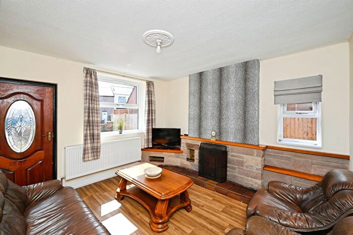 3 Bedroom Detached House For Sale In Albion Street, Ripley, DE5