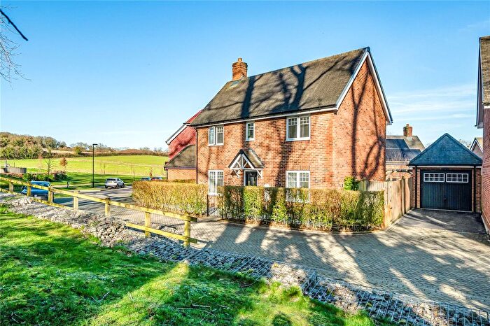 3 Bedroom Detached House For Sale In Melrose Close, Farnham, GU9