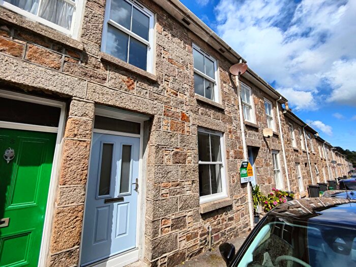 2 Bedroom Property To Rent In Caldwells Road, Penzance, TR18