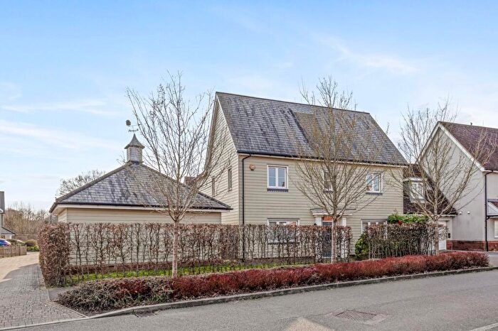 4 Bedroom Detached House For Sale In Churchill Way, Broadbridge Heath, RH12