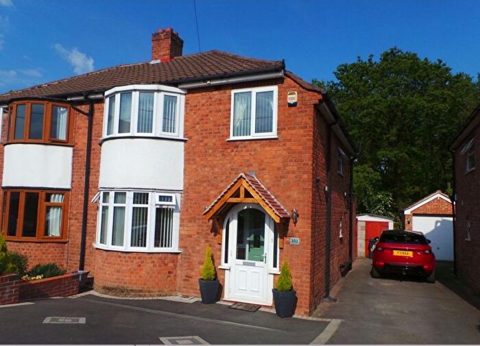 3 Bedroom Semi-detached House To Rent In Lindrosa Road, Streetly, Sutton Coldfield, B74