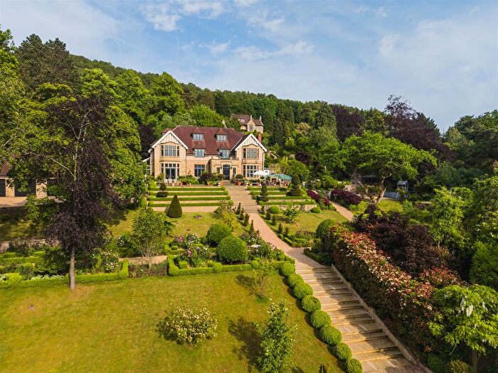 5 Bedroom Detached House For Sale In Padley Hill, Grindleford, Hope Valley, S32