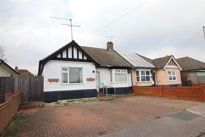 3 Bedroom Semi-Detached Bungalow For Sale In Bantoft Terrace, Ipswich, IP3