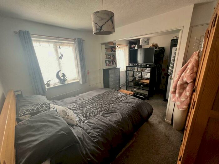 2 Bedroom Semi-Detached House For Sale In Galleon Way, Bideford, EX39