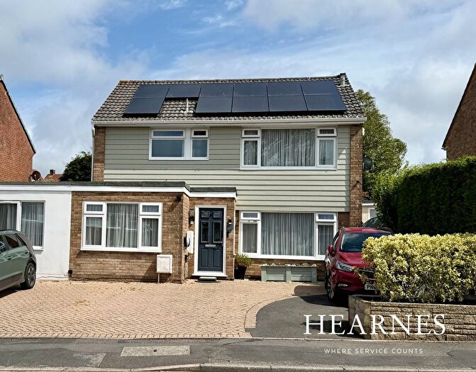 5 Bedroom Property For Sale In Mitchell Road, Canford Heath, Poole, BH17