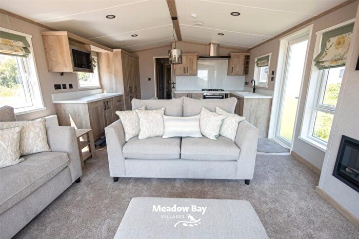 3 Bedroom Park Home For Sale In Manor Road, Hayling Island, Hampshire, PO11