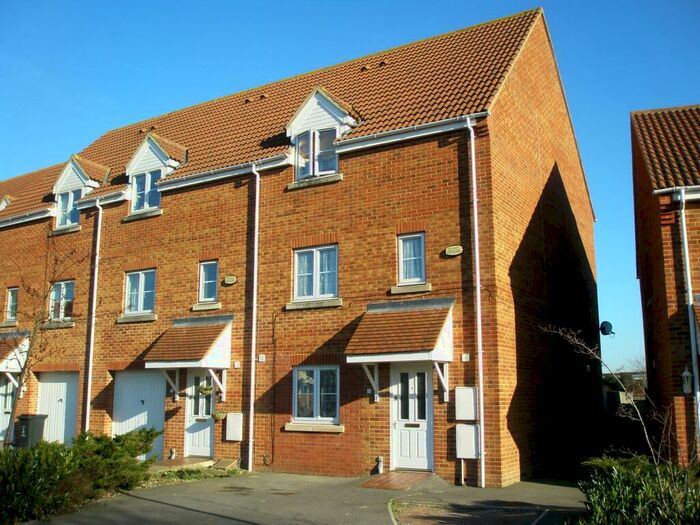 Studio To Rent In Marsh Farm Lane, Town Centre, Swindon, SN1