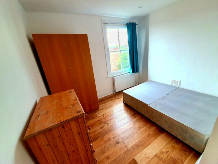 1 Bedroom Flat To Rent In Rathcoole Gardens, Crouch End, N8