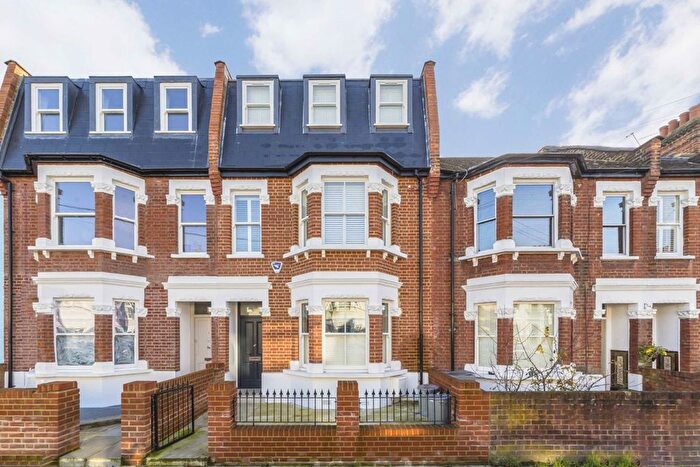 4 Bedroom Property To Rent In Queensmill Road, Fulham, London, SW6