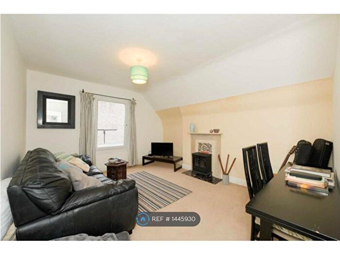 1 Bedroom Flat To Rent In East Street, Epsom, KT17
