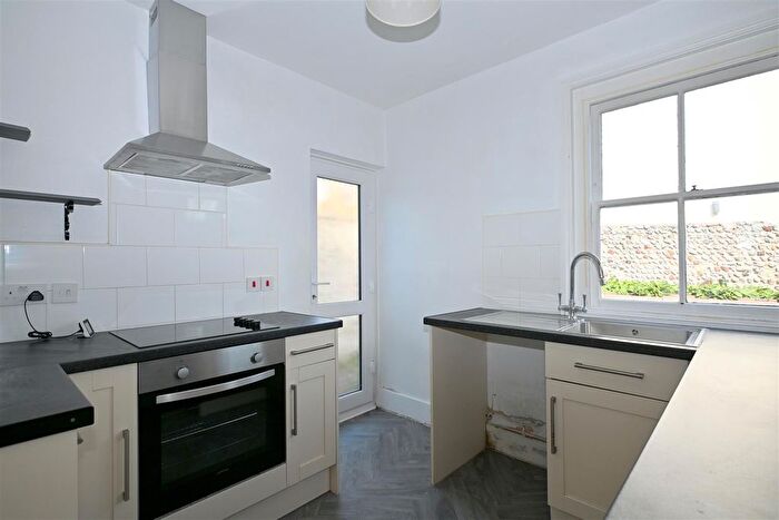 2 Bedroom End Of Terrace House For Sale In Church Street, Old Town, Eastbourne, BN21