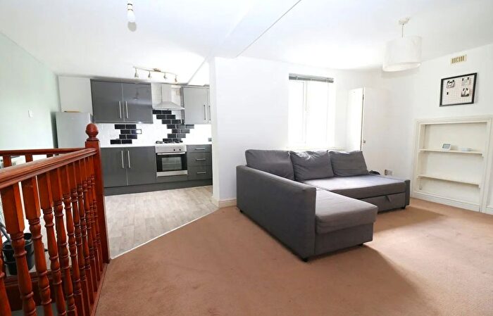 2 Bedroom Flat To Rent In Crouch Hill, London, N4