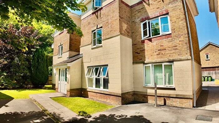 2 Bedroom Flat For Sale In Coed Celynen Drive, Abercarn, NP11