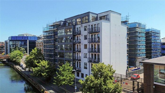 2 Bedroom Apartment To Rent In Queens Wharf, Queens Road, Reading, Berkshire, RG1