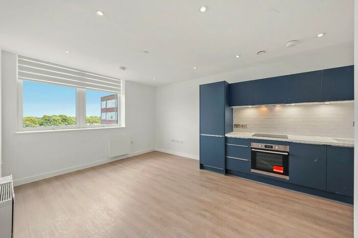 4 Bedroom Terraced House To Rent In Alloa Road, London, SE8