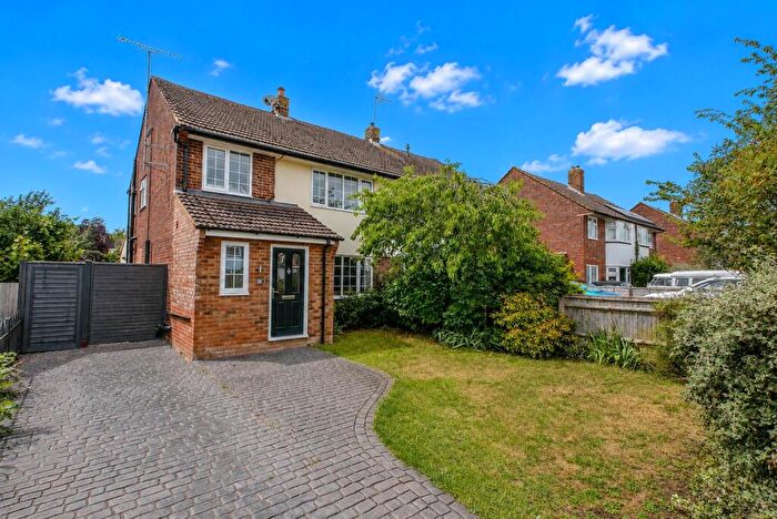 4 Bedroom Semi-Detached House For Sale In Brookmead Drive, Wallingford, OX10