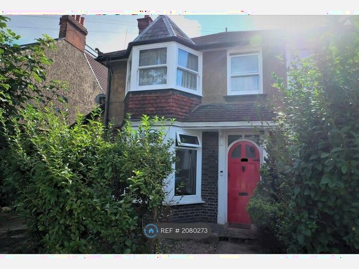 2 Bedroom Flat To Rent In Longfield Avenue, Wallington, SM6
