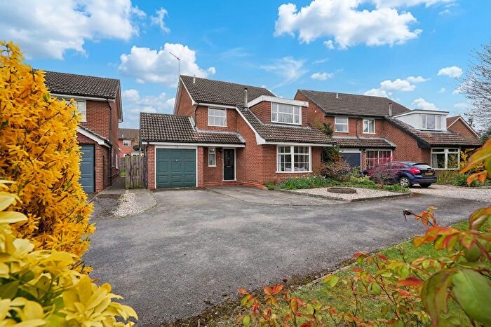 4 Bedroom Detached House For Sale In Knapp Close, Abingdon, OX14