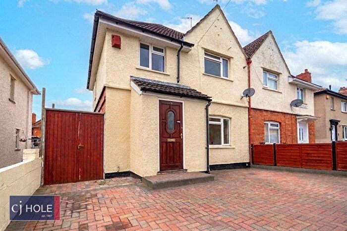 3 Bedroom Semi-Detached House For Sale In Fonthill Road, Bristol, BS10